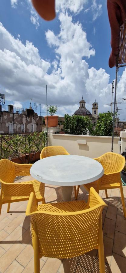 ローマRaffaello Terrace - Near Piazza Navonaアパートメント エクステリア 写真