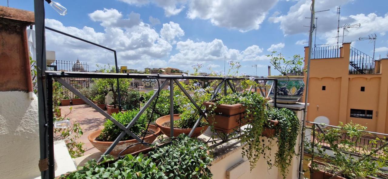 ローマRaffaello Terrace - Near Piazza Navonaアパートメント エクステリア 写真