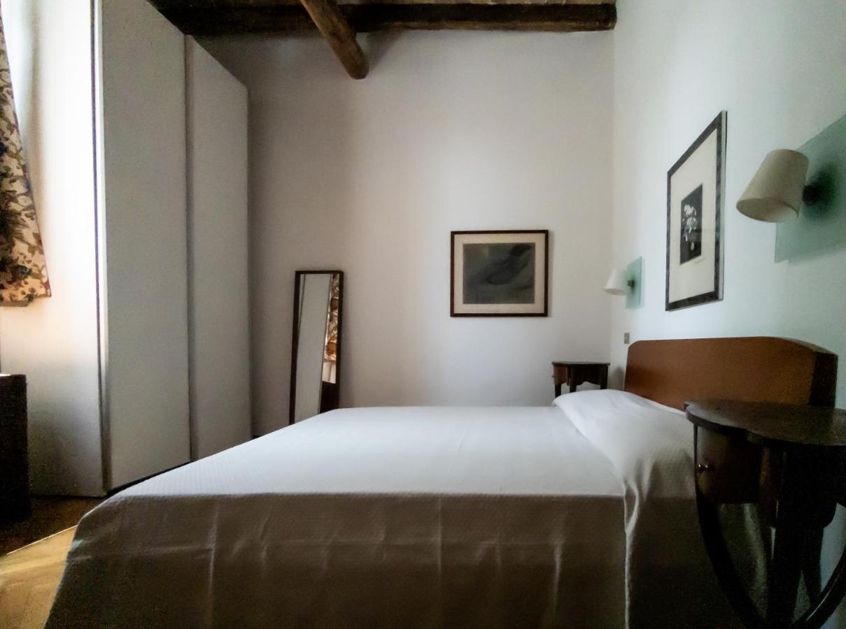 ローマRaffaello Terrace - Near Piazza Navonaアパートメント エクステリア 写真