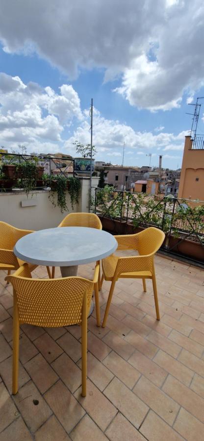 ローマRaffaello Terrace - Near Piazza Navonaアパートメント エクステリア 写真
