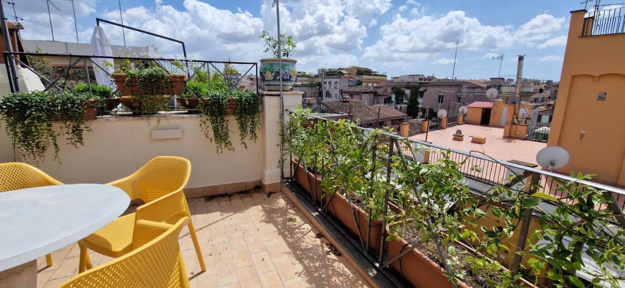 ローマRaffaello Terrace - Near Piazza Navonaアパートメント エクステリア 写真